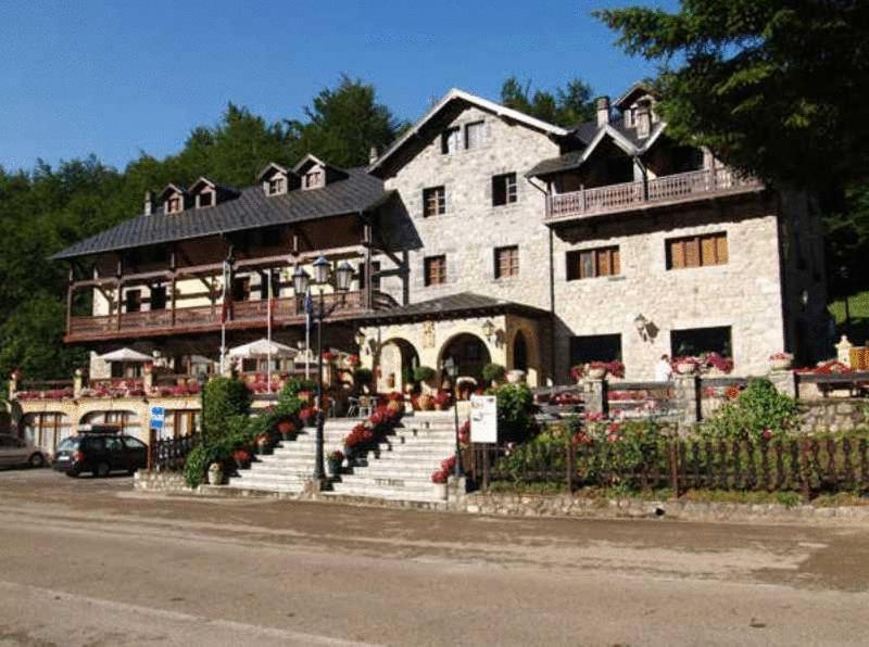 Hotel Rebeco Fuente Dé Zewnętrze zdjęcie